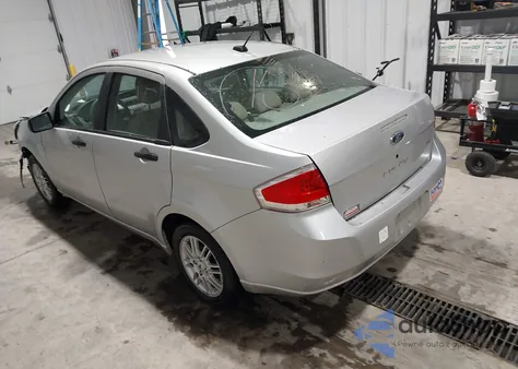 2009 Ford Focus Se z USA, uszkodzony, nr VIN 1FAHP35NX9W208018